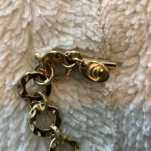 Gold tone 18” necklace with black stone - Picture 5 of 6